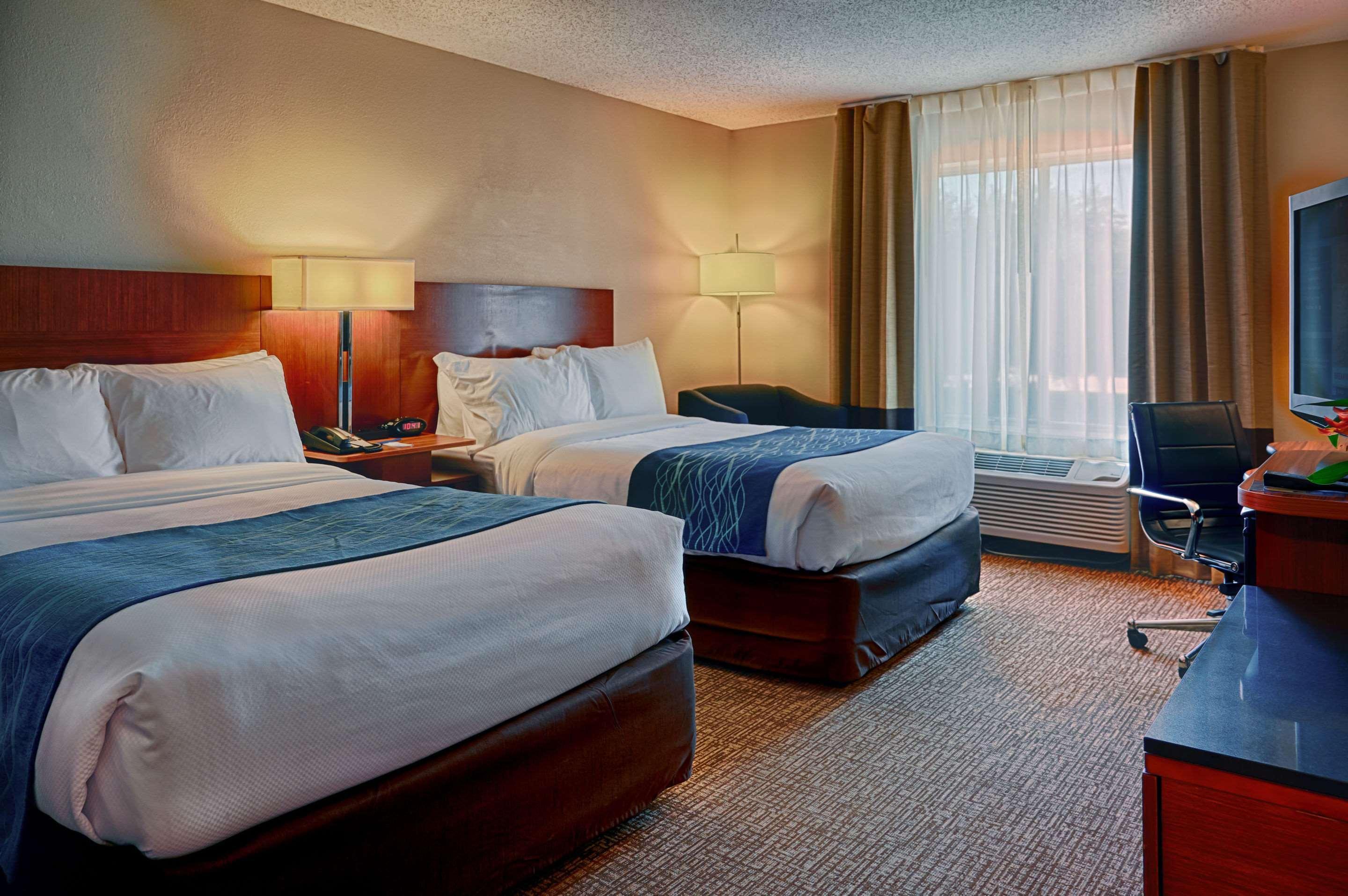 Comfort Inn & Suites North Dallas-Addison Exterior photo