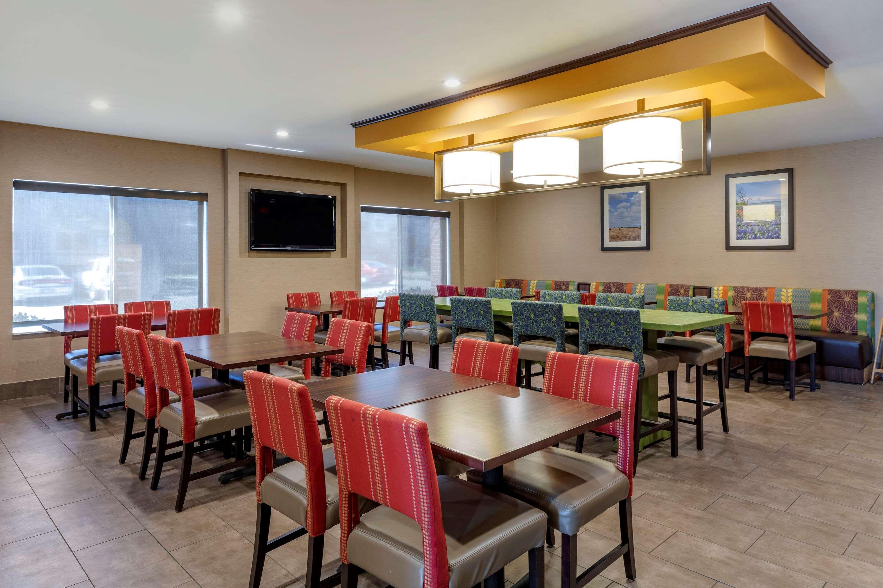 Comfort Inn & Suites North Dallas-Addison Exterior photo