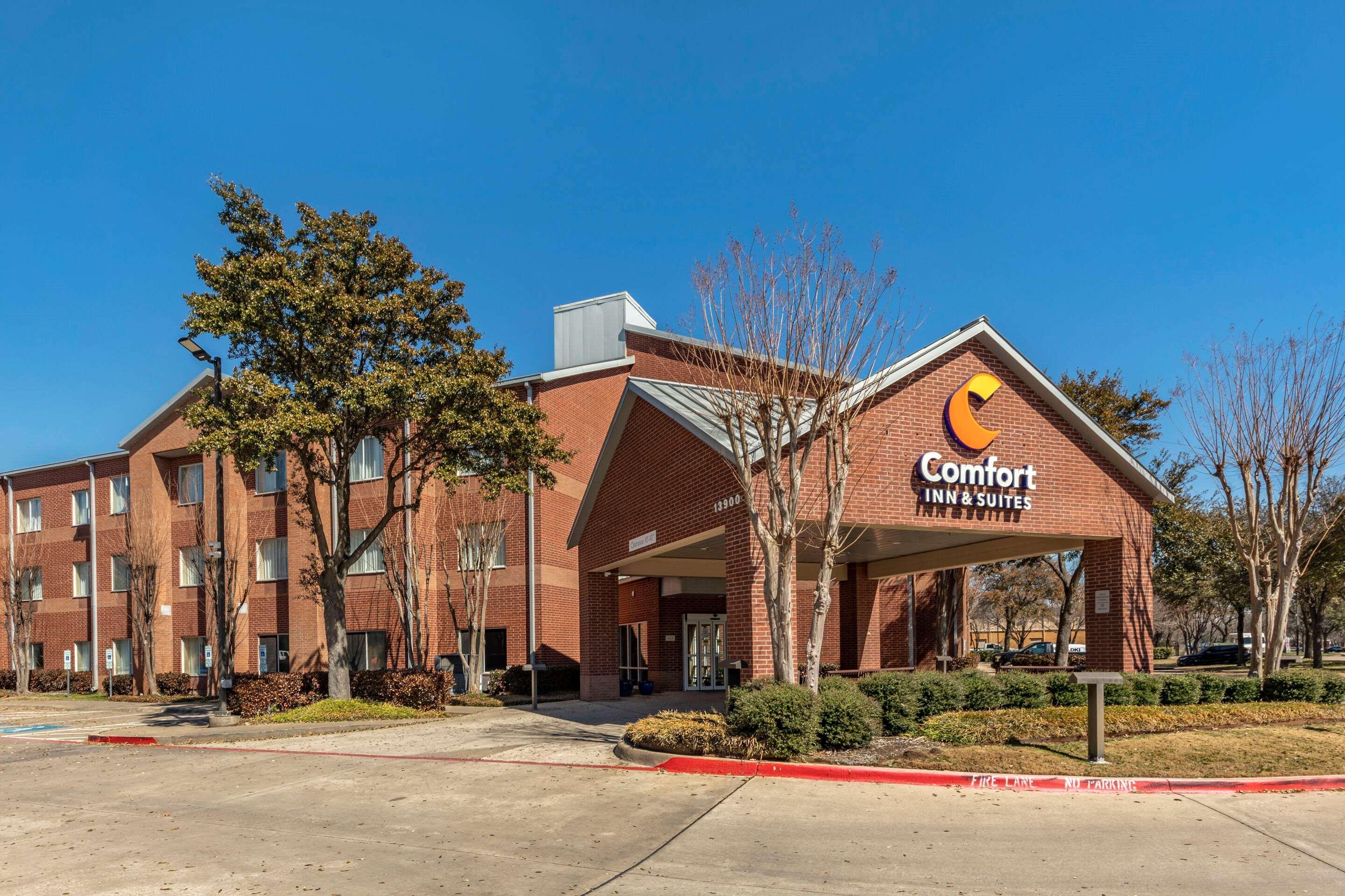 Comfort Inn & Suites North Dallas-Addison Exterior photo